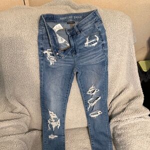 American Eagle Skinny Jeans size 2-Long Distressed